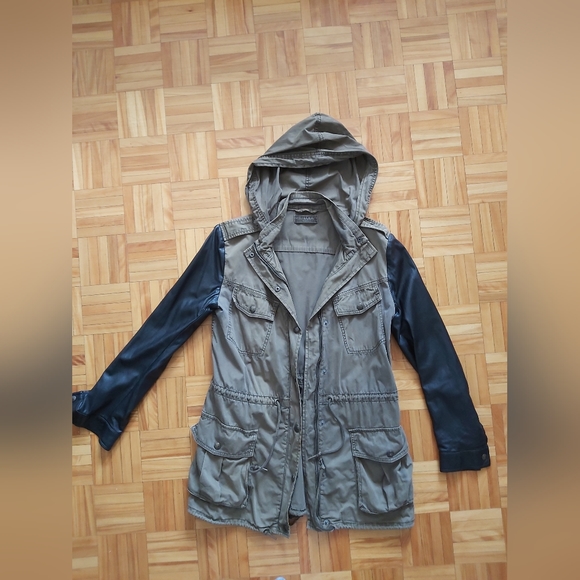 Vintage Aritzia/Talula Cargo Jacket - Picture 2 of 8